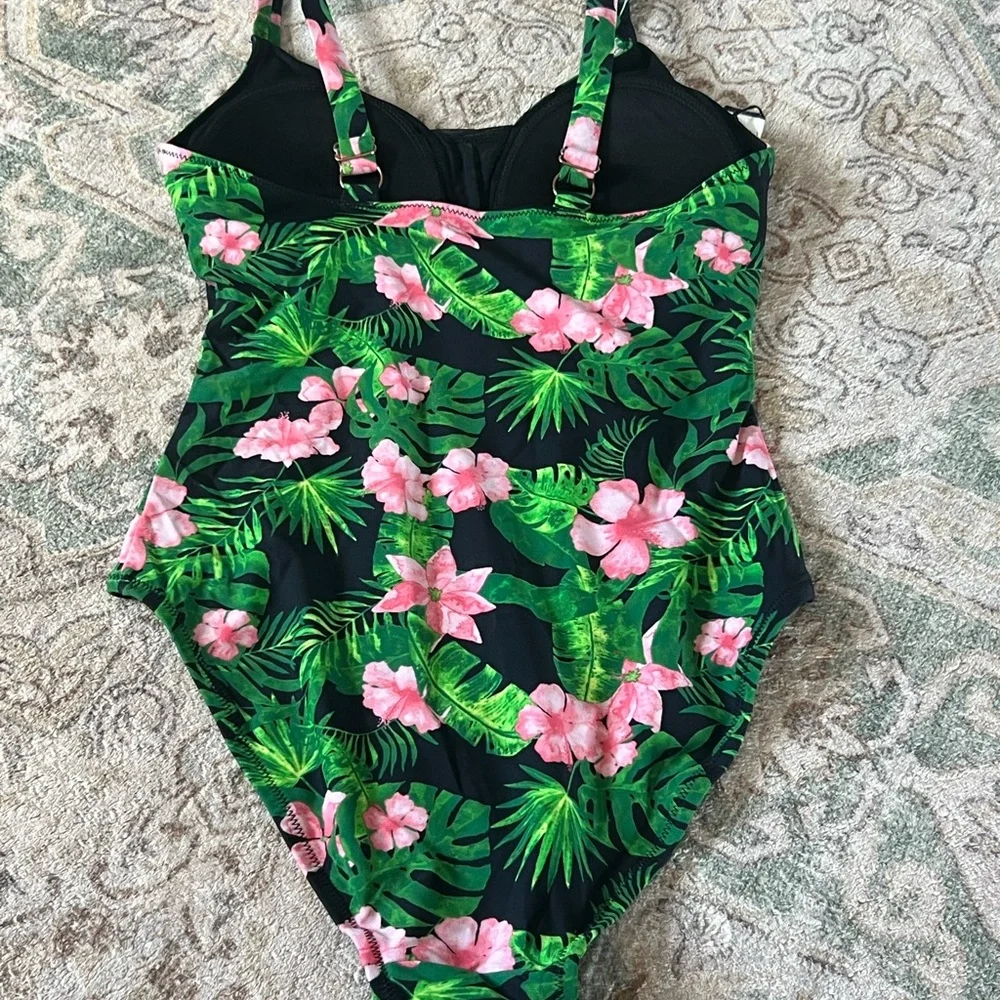 Balance Collections Women’s Size Small - Picture 5 of 9